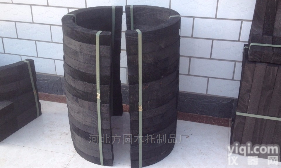 齐全  <em>沥青</em>油<em>防腐</em>管道木托