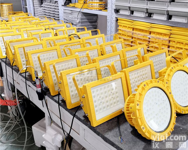 DFC-8111B  <em>重庆</em>加气站200wled<em>防爆灯</em> 吸顶式防爆应急灯