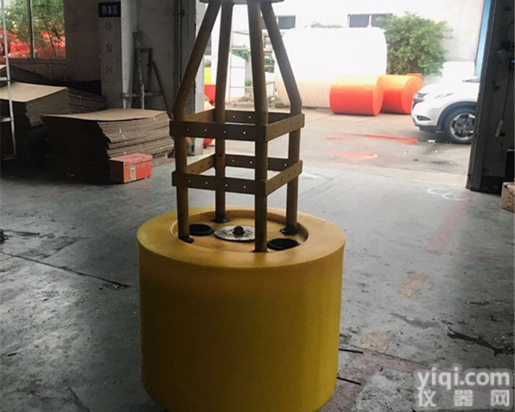 <em>杭州湾</em>生态湿地保护警示浮标