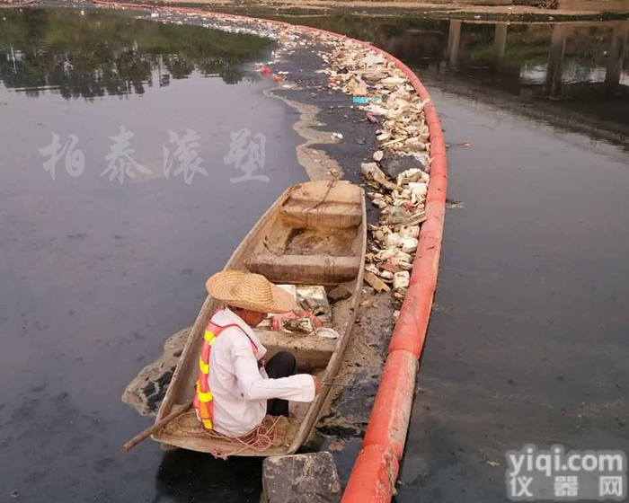 水面油污隔离<em>浮筒</em><em>串联式</em>拦污漂排设施