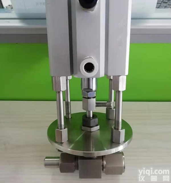 气动高温<em>取样</em><em>针阀</em>