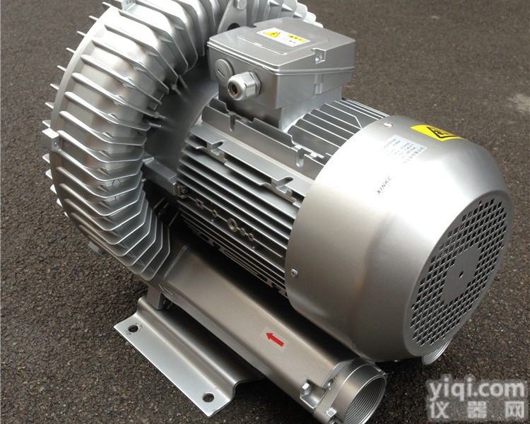 <em>送料</em>鼓<em>风机</em>