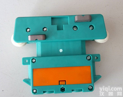 BHFS三极四极管式<em>滑触线</em><em>电刷</em>滑块碳刷集<em>电器</em>