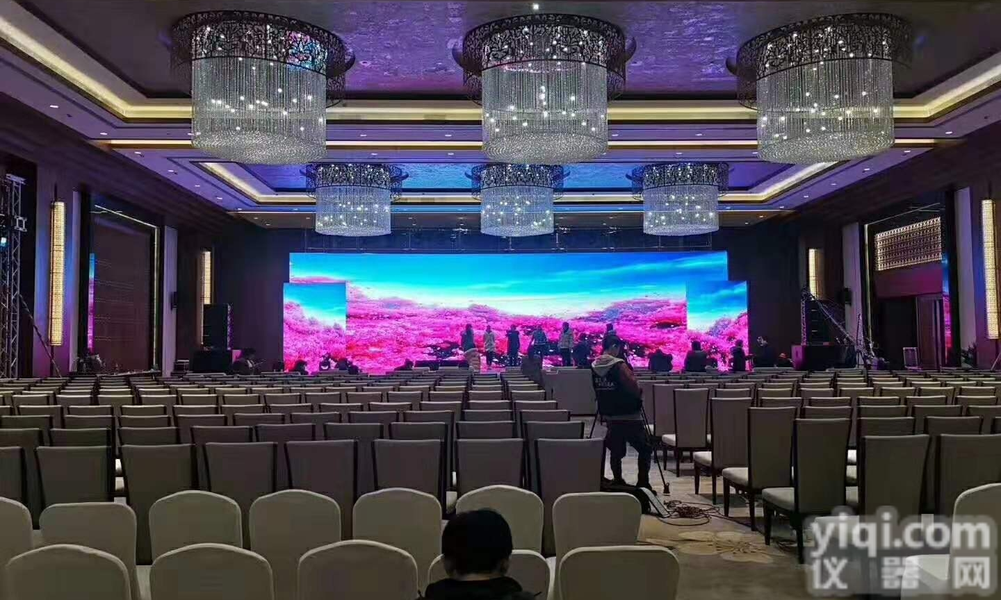 宴会厅P4LED<em>显示屏</em>舞台背景<em>效果</em>图厂家定制