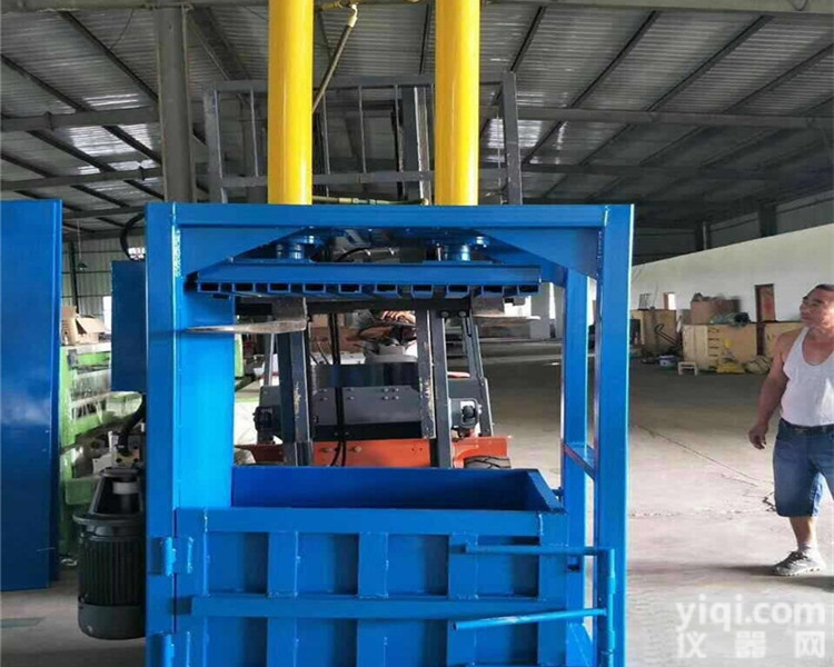 立式废纸液压<em>压块机</em> 棉被液压打包机