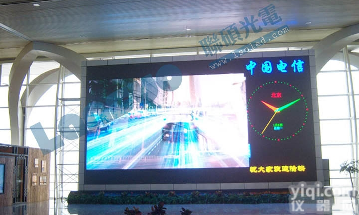 <em>电影院</em>装P2.5<em>高清</em>LED<em>电子屏</em>配处理器多少钱