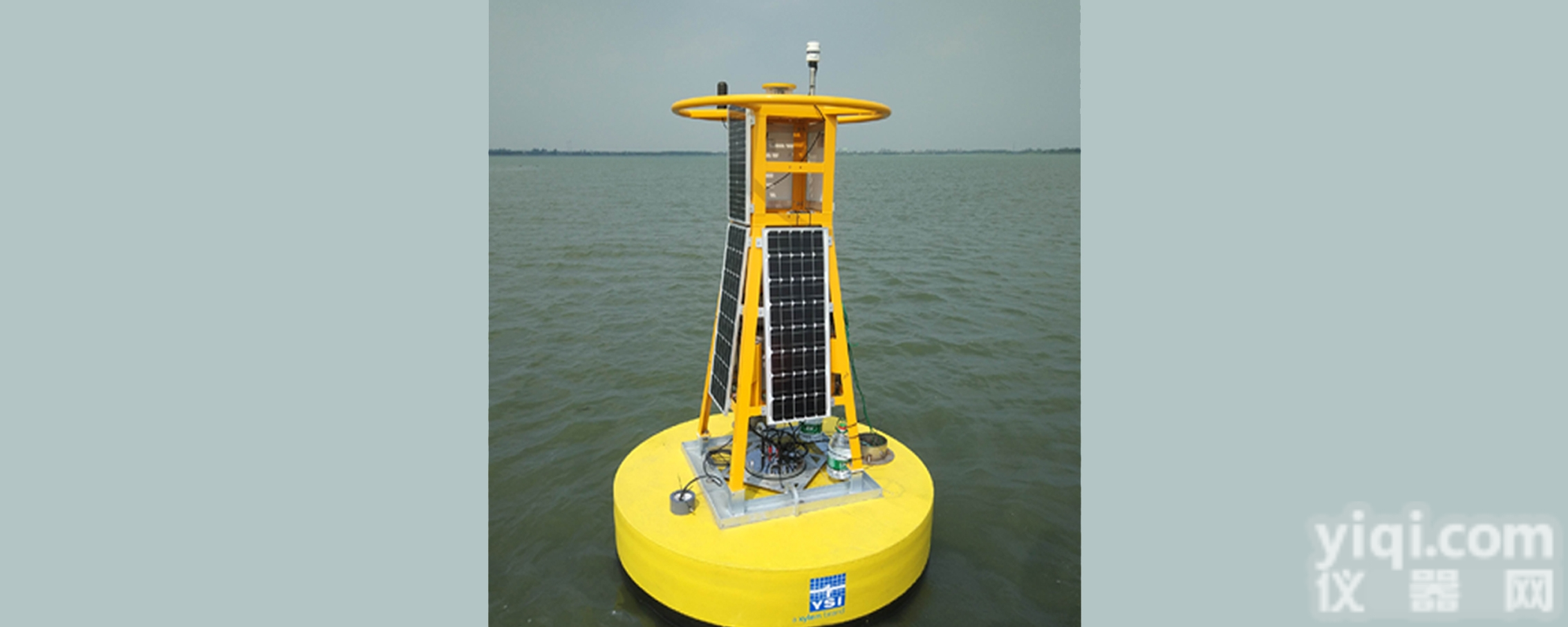 <em>水质监测浮标系统</em>