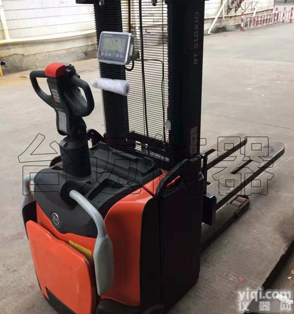 仓储2吨<em>堆高车</em>安装<em>称重</em>仪-堆垛车电子秤厂家