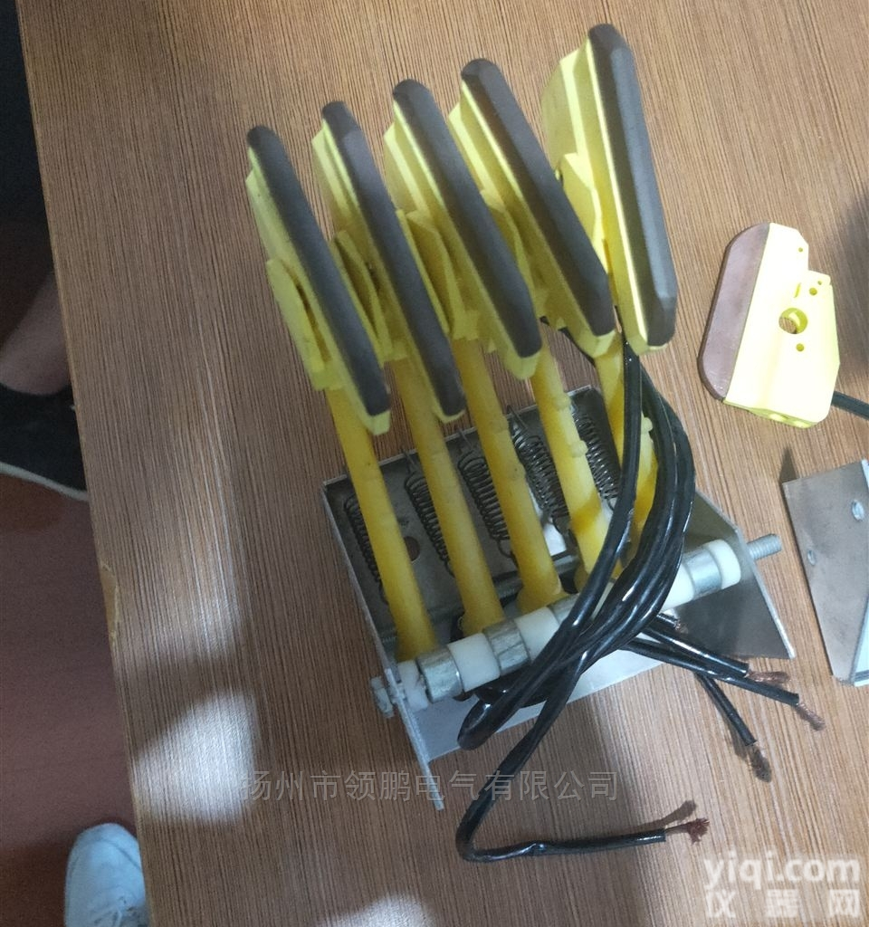 Ω<em>单极</em>组合式滑触线 <em>滑线</em>导轨集<em>电器</em>