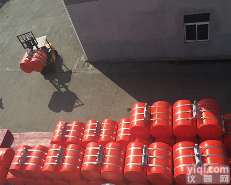 西安<em>水上乐园</em>警示拦污两用浮体