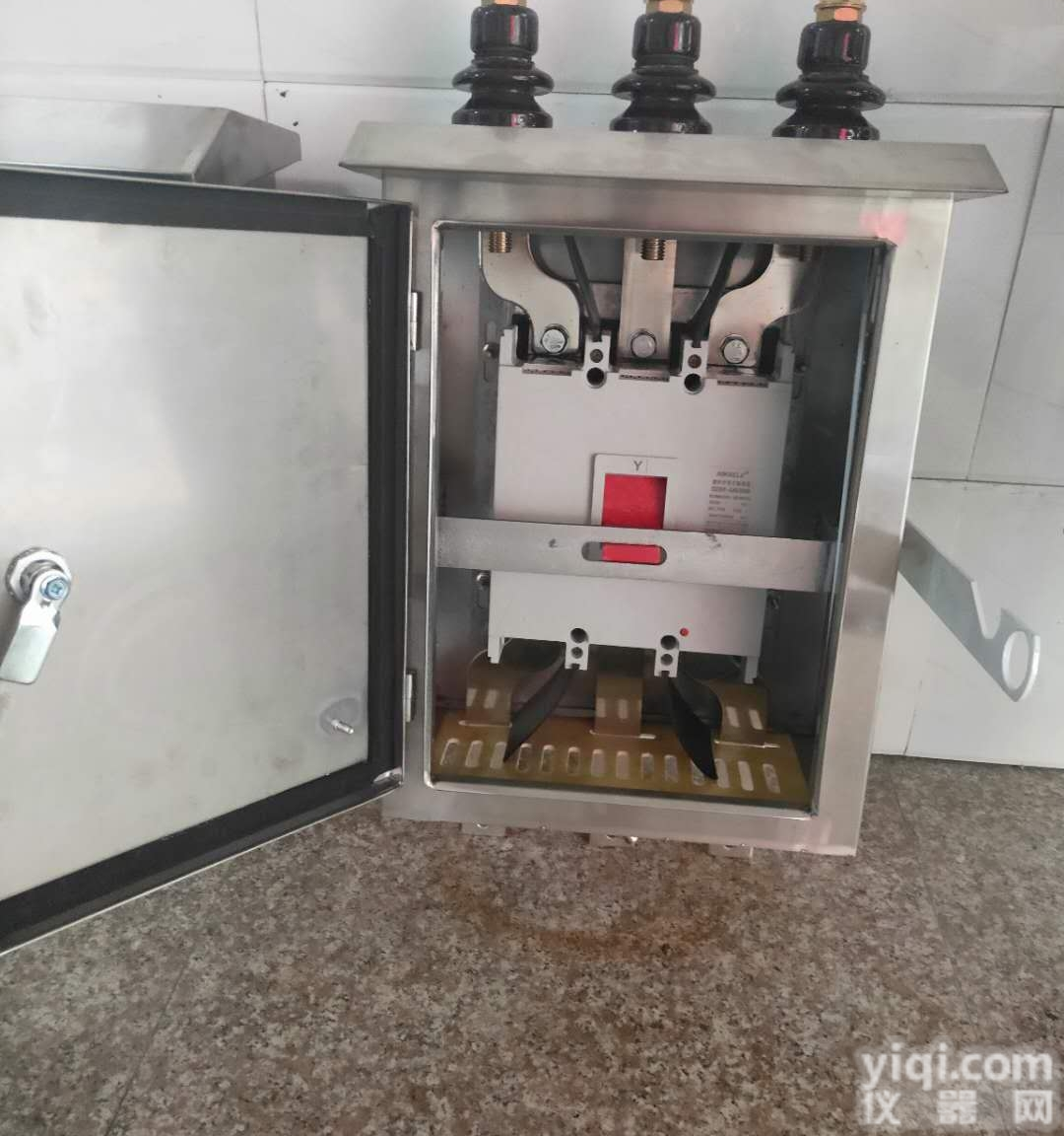 18057790772  户外变压器开关保护箱带帽檐铜排连接