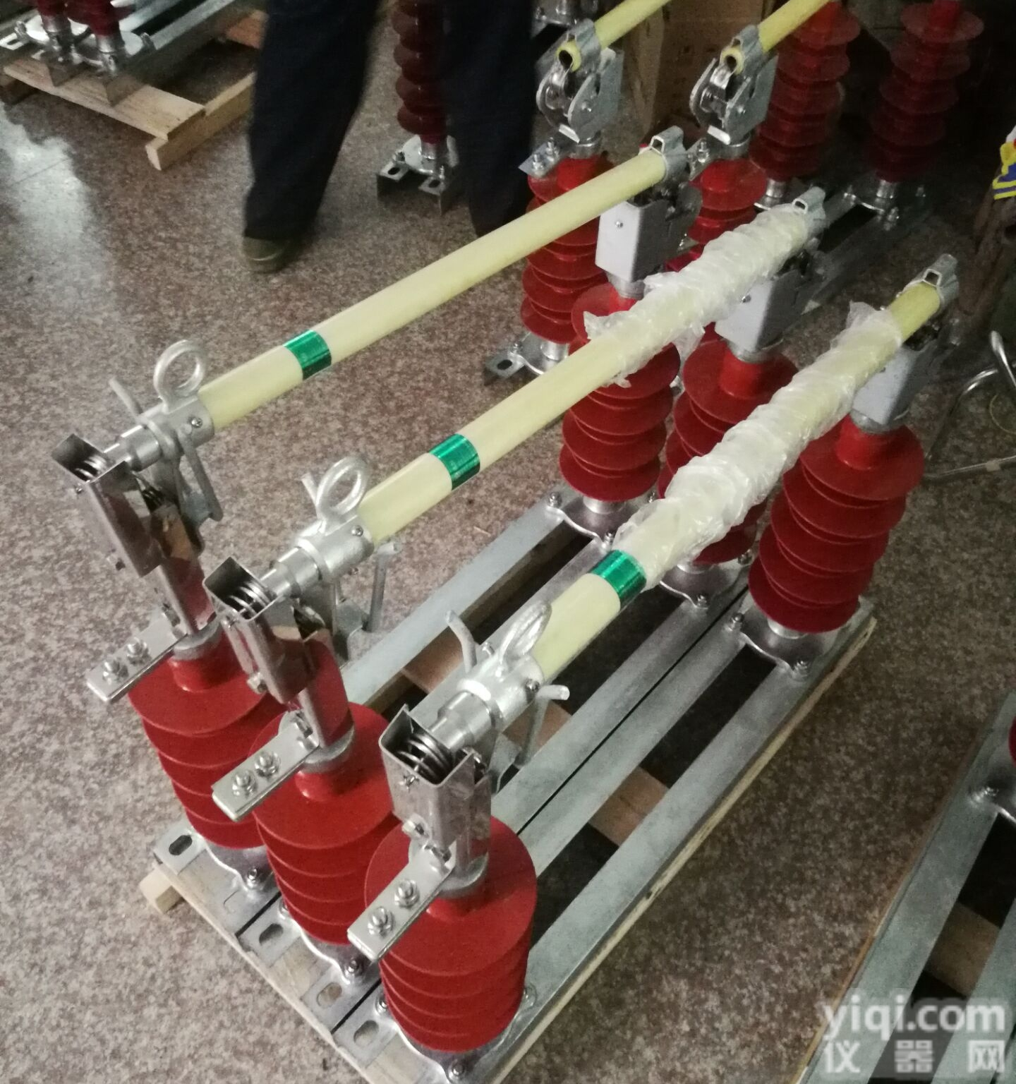 HGRW1-35  HGRW1-35高压双柱跌落式<em>熔断器</em>厂家<em>现货</em>