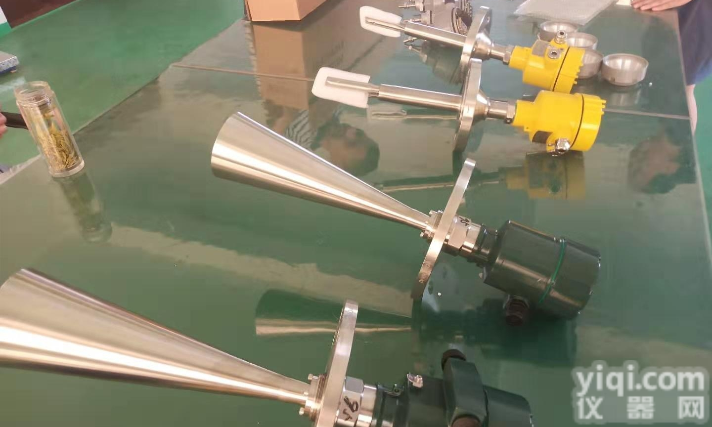 <em>静压</em>式<em>液位</em>传感器<em>变送器</em>