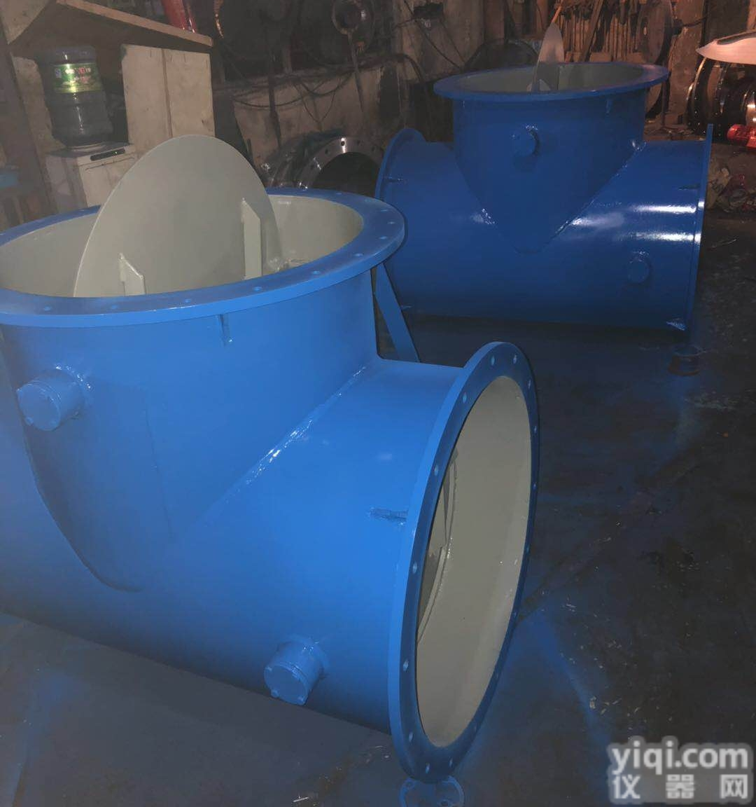 <em>三通</em><em>换向器</em>