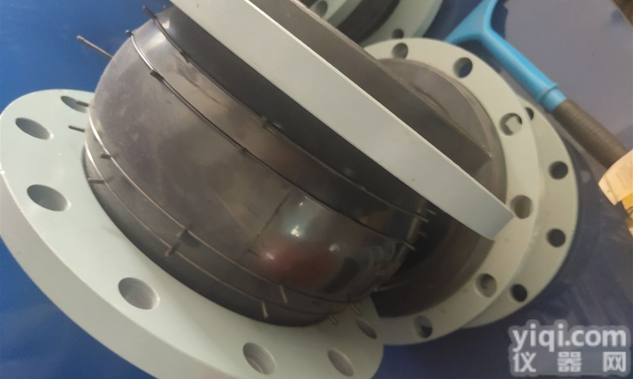 <em>KXT</em>  可曲绕单<em>球体</em><em>橡胶接头</em>