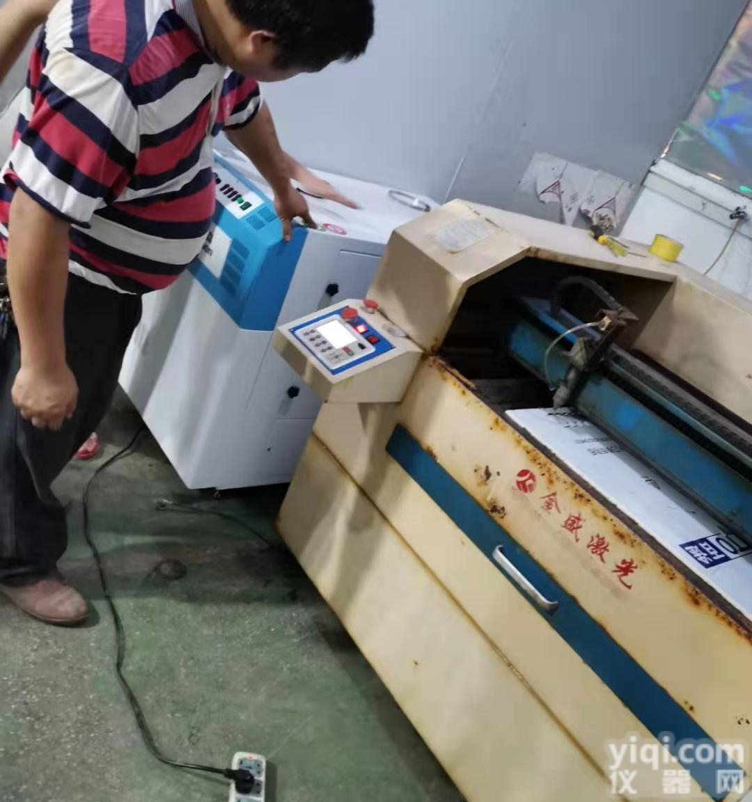 浙江激光蚀刻<em>雕刻刀</em>模切割去除烟雾净化臭味