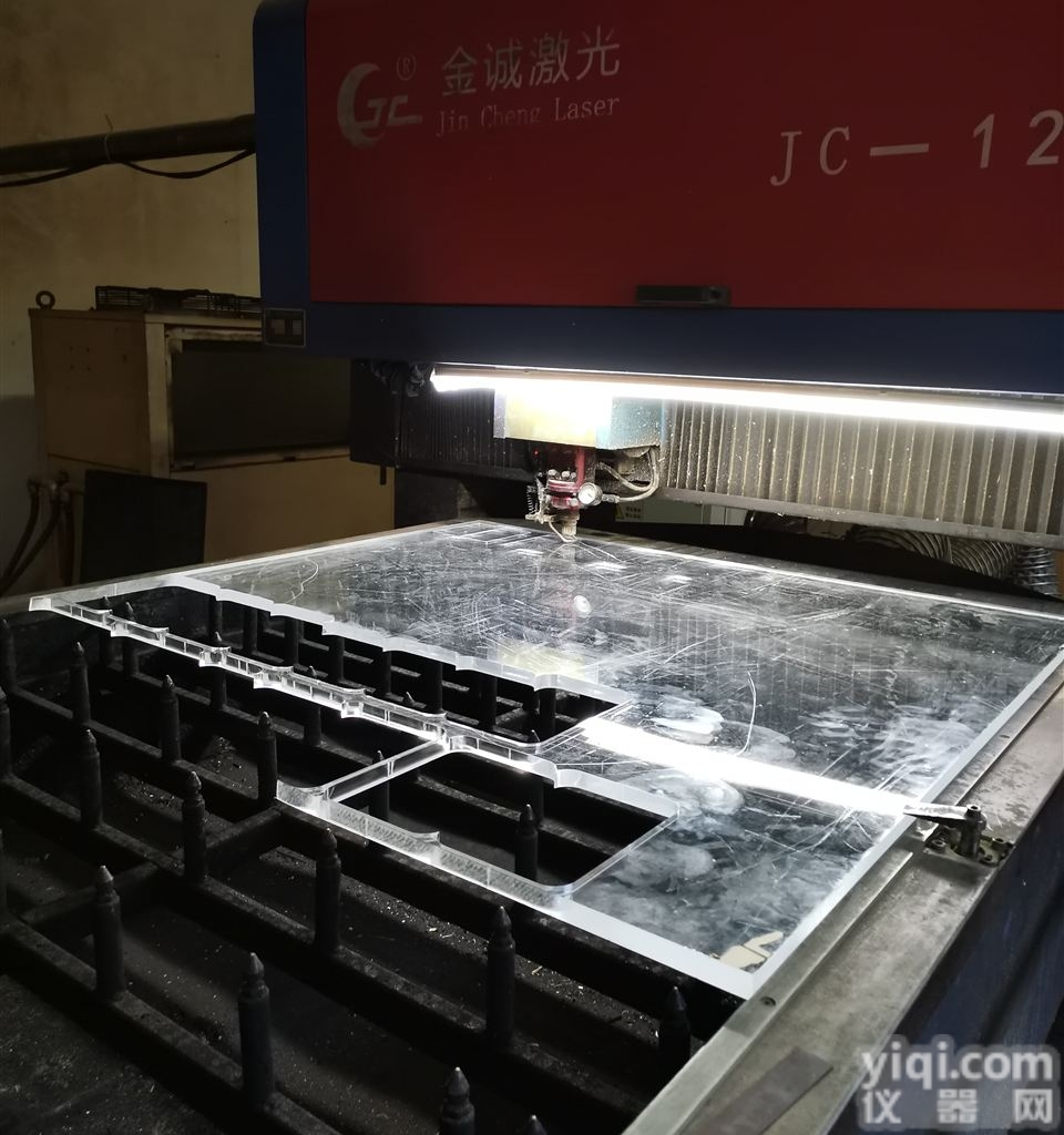 激光切割<em>刀模</em><em>臭气</em>烟雾怎么净化吸尘除臭设备