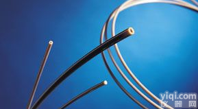 <em>PEEK管线和PEEK手拧式接头</em>