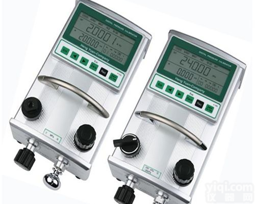 <em>真空数字压力计</em>