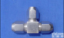 <em>三通</em>中间接头（密封圈式）（铜管、尼龙管用）