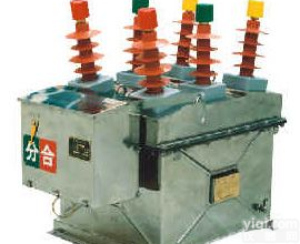 <em>ZW8-12型户外高压真空断路器</em>