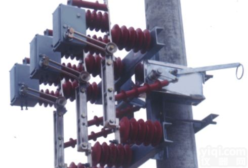 <em>FZW20-12/ T630A-20型户外交流高压真空隔离负荷开关</em>