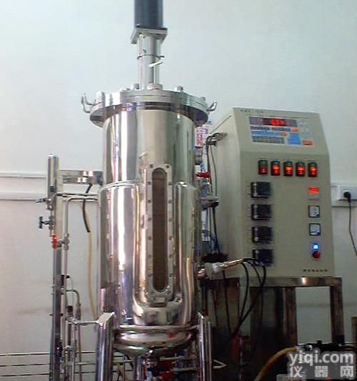<em>全自动发酵罐</em>