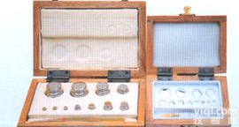 五等铁镀铬<em>砝码</em>盒装及<em>单个</em>