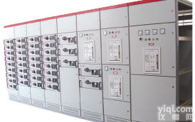 <em>GCS型低压抽出式开关柜</em>