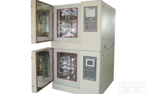 <em>复叠式恒温恒湿试验箱</em>