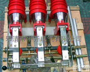 FN12<em>户内交流高压负荷开关</em>