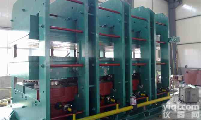 自动化<em>输送带</em>硫化机组，<em>青岛</em>鑫城一鸣<em>输送带</em>硫化机组厂家