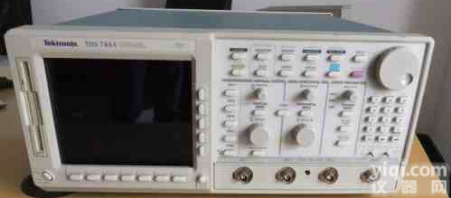 ！TEKTRONIX TDS744A｜<em>泰克</em> TDS744 <em>示波器</em> <em>甩卖</em>