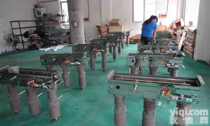 上海10<em>千伏</em>柱上<em>智能型</em>真空<em>断路器</em>HZW32-12/630A