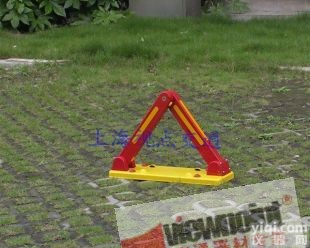 优质手动<em>车位锁</em>，三角停车锁