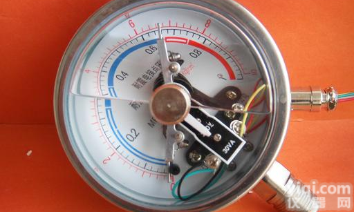 耐震电接点压力表价格，充油<em>抗震</em>压力表<em>厂家</em>，压力表价格