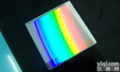 <em>高性能</em><em>全息光栅</em>