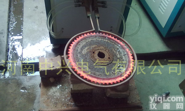 供应链轮<em>高频</em><em>淬火</em>设备∵链轮<em>高频</em><em>淬火</em>机