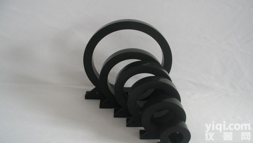 单匝穿心（螺丝固定）式微型<em>精密</em>电流变换器