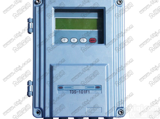 <em>XJ-TDS-100F系列分体式超声波流量计</em>