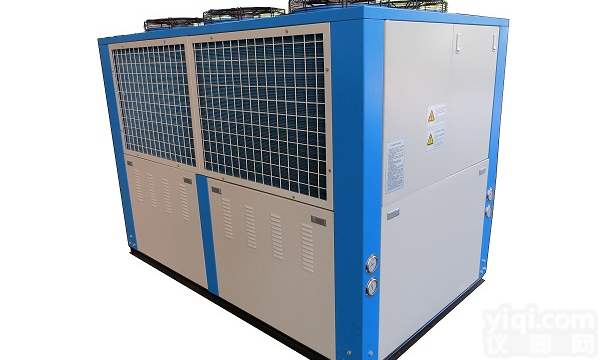 <em>风冷工业冷冻机</em>