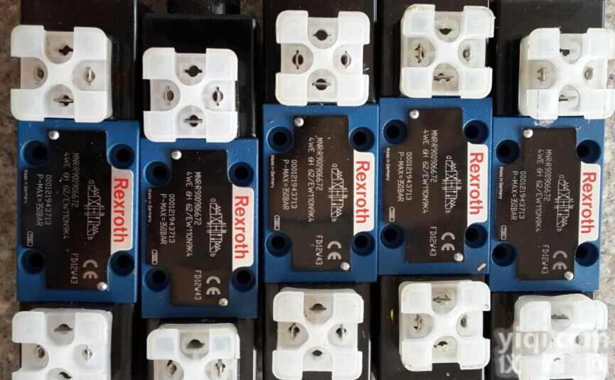 力士乐<em>电磁阀</em>4WE10J33/CG24N9K4+<em>插头</em>