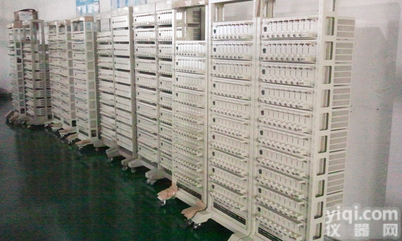 数码汽车<em>电池</em>动力<em>电池</em>检测设备<em>电池</em>检测仪 供应<em>新威</em>汽车蓄<em>电池</em>性能测试柜200V100A <em>电池</em>容量测试柜