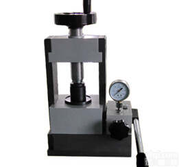 <em>HW-01红外压片机</em>