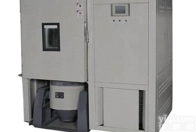 <em>温度、湿度、振动三综合试验机</em>