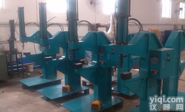 APP08钣金机箱螺栓螺母<em>压铆机</em> 板材自动<em>铆接机</em> 8吨无<em>铆钉</em><em>压铆机</em>