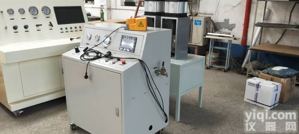 PLC控制型笑气<em>充装</em>机<em>设备</em>-灌装<em>设备</em>