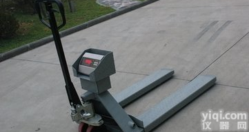 宽叉液压电子搬运<em>叉车</em>秤厂家 3吨电子<em>叉车</em>秤规格<em>尺寸</em>
