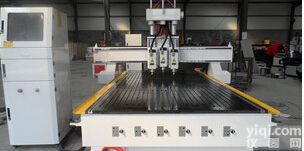 莆田气动三头自动换刀<em>雕刻机</em> 气动三头自动换刀<em>雕刻机</em>厂家厂家<em>直销</em>