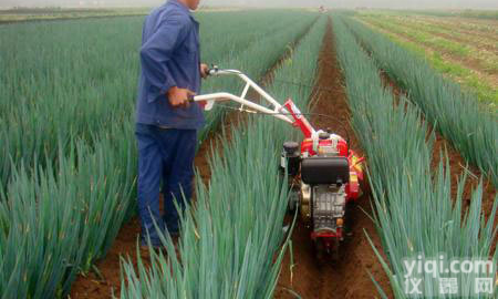 库尔勒型芋头<em>开沟</em><em>培土</em>机 177型芋头<em>开沟</em><em>培土</em>机优惠促销